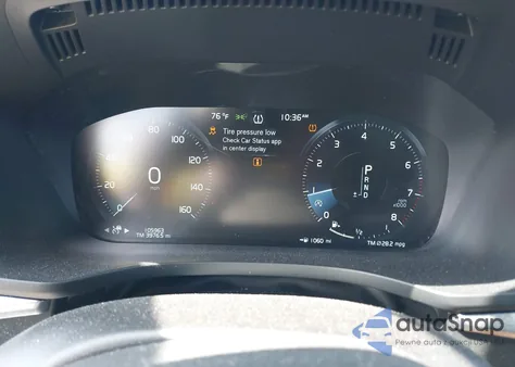 2018 Volvo Xc60 T5 Momentum из США, поврежденный, VIN LYV102RK1JB113951